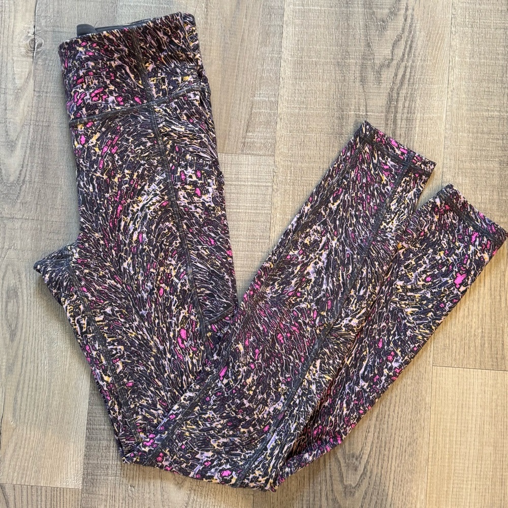 Lululemon Invigorate multicolored animal print women’s leggings size 4